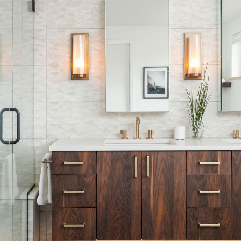 Dikdörtgen Ayna Banyo Setleri Ahşap Tahıl Kereste Kaplama Lavabo ile Modern Lüks Banyo Vanity