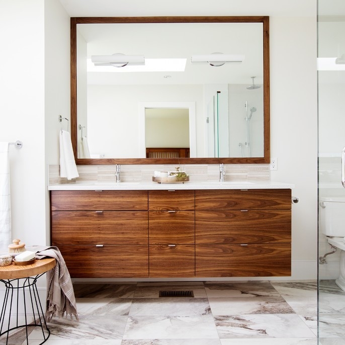 Dikdörtgen Ayna Banyo Setleri Ahşap Tahıl Kereste Kaplama Lavabo ile Modern Lüks Banyo Vanity