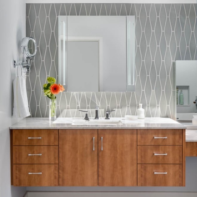 Dikdörtgen Ayna Banyo Setleri Ahşap Tahıl Kereste Kaplama Lavabo ile Modern Lüks Banyo Vanity