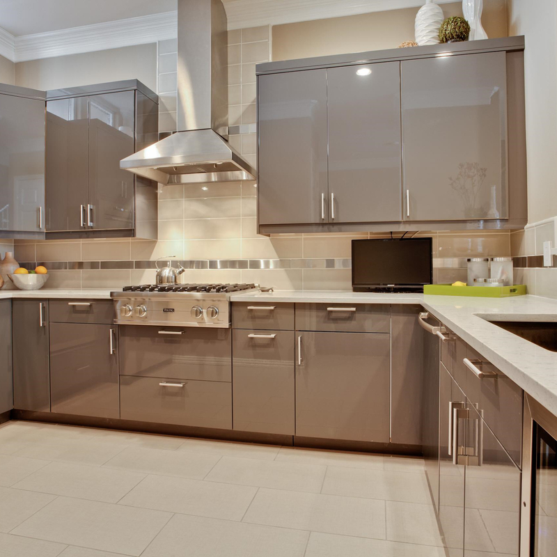 U Şekli Parlak Koyu Gri Lake Elektrikli Dokunmatik Açık Mutfak Dolapları Villa İçin